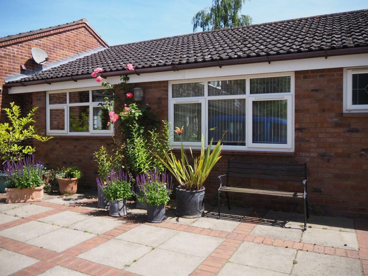 Surlingham Lodge Garden Cottage In Rspb Village Near NWI Zewnętrze zdjęcie